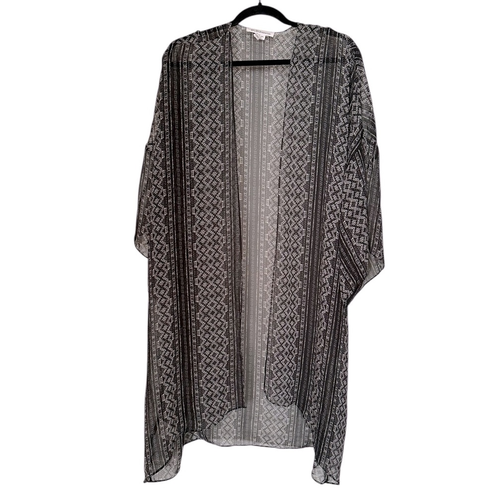 BCBGENERATION black & white open front short sleeve long kimono size M/L